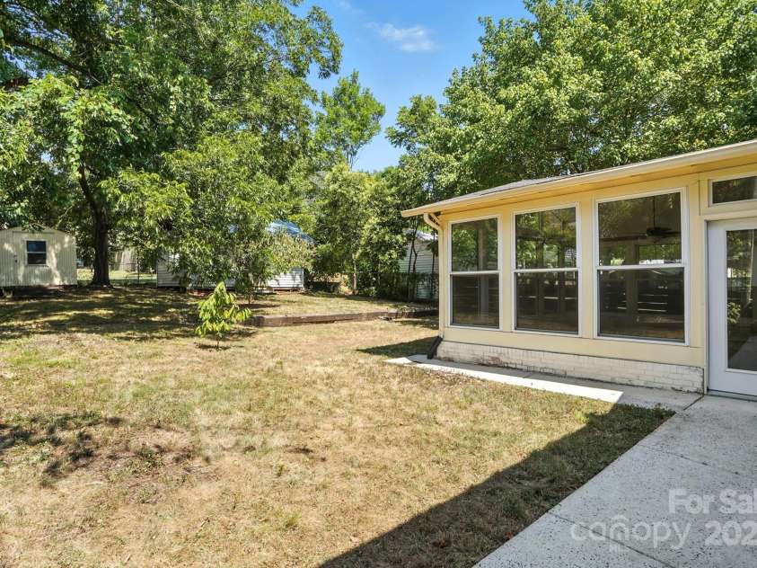 549 Spring Street, Concord, NC 28025.  MLS# CAR4284359, YatesRealty ID 28265. 