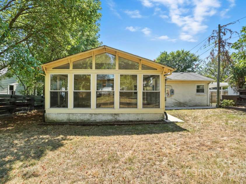 549 Spring Street, Concord, NC 28025.  MLS# CAR4284359, YatesRealty ID 28265. 