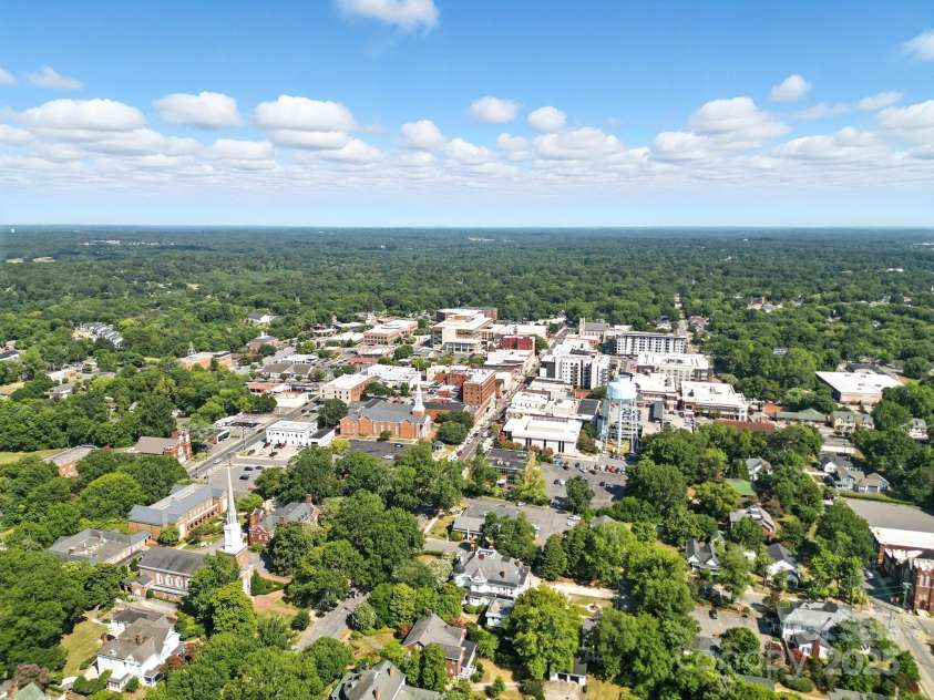 549 Spring Street, Concord, NC 28025.  MLS# CAR4284359, YatesRealty ID 28265. Located just minutes from downtown Concord eateries, bars and shopping!