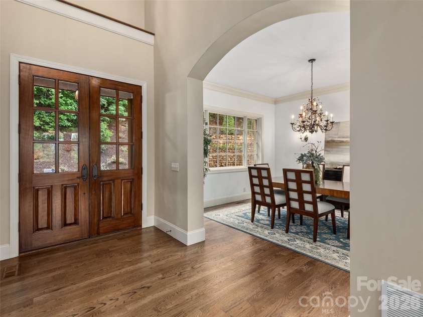 433 Coopers Hawk Drive, Asheville, NC 28803.  MLS# CAR4388428, YatesRealty ID 28266. 