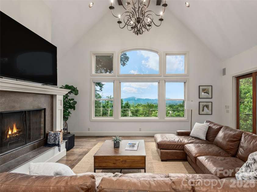 433 Coopers Hawk Drive, Asheville, NC 28803.  MLS# CAR4388428, YatesRealty ID 28266. 