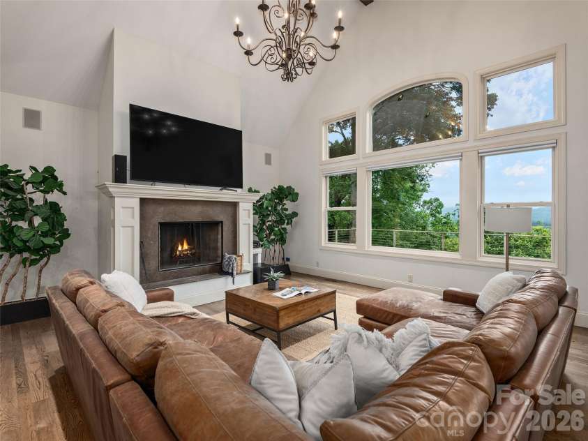 433 Coopers Hawk Drive, Asheville, NC 28803.  MLS# CAR4388428, YatesRealty ID 28266. 