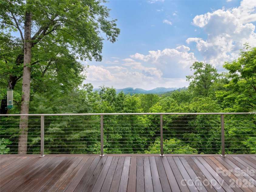 433 Coopers Hawk Drive, Asheville, NC 28803.  MLS# CAR4388428, YatesRealty ID 28266. 