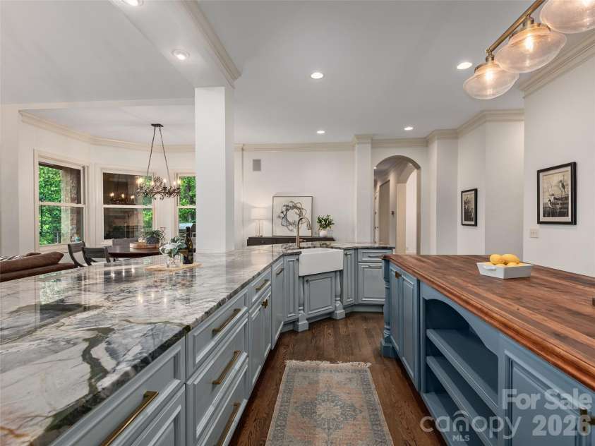 433 Coopers Hawk Drive, Asheville, NC 28803.  MLS# CAR4388428, YatesRealty ID 28266. 