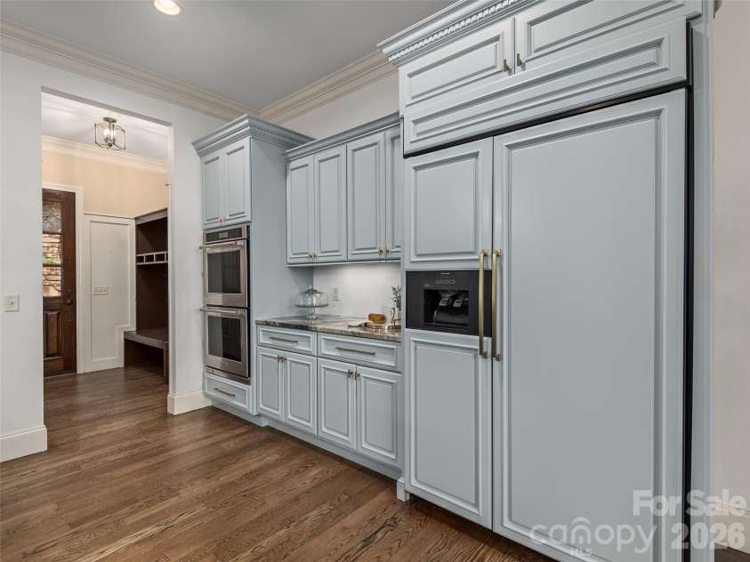 433 Coopers Hawk Drive, Asheville, NC 28803.  MLS# CAR4388428, YatesRealty ID 28266. 