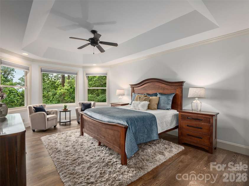 433 Coopers Hawk Drive, Asheville, NC 28803.  MLS# CAR4388428, YatesRealty ID 28266. 