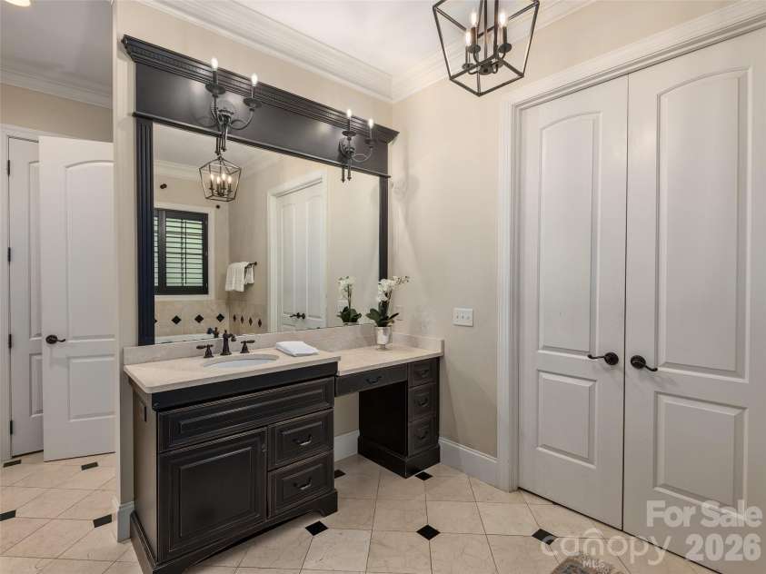433 Coopers Hawk Drive, Asheville, NC 28803.  MLS# CAR4388428, YatesRealty ID 28266. 