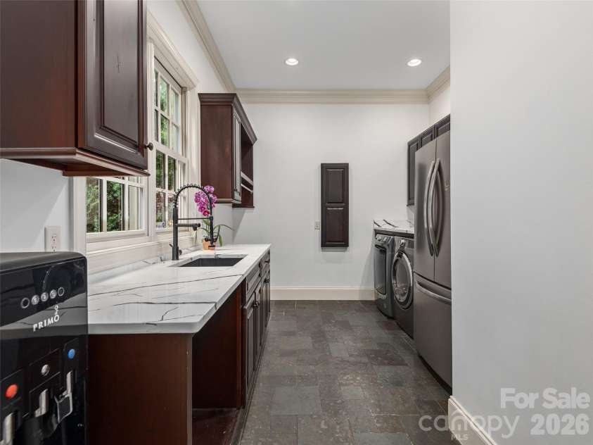 433 Coopers Hawk Drive, Asheville, NC 28803.  MLS# CAR4388428, YatesRealty ID 28266. 
