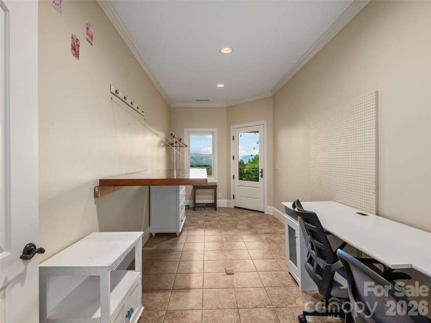 433 Coopers Hawk Drive, Asheville, NC 28803.  MLS# CAR4388428, YatesRealty ID 28266. 