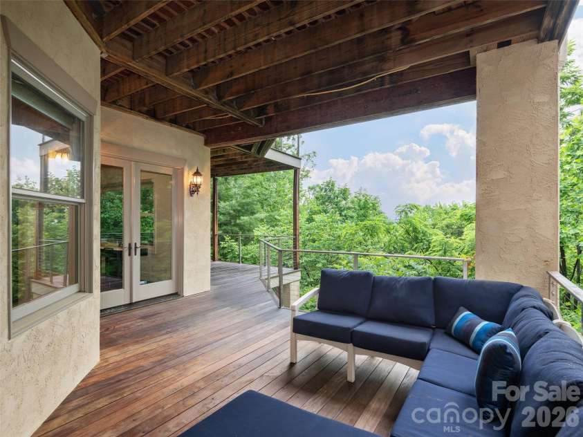 433 Coopers Hawk Drive, Asheville, NC 28803.  MLS# CAR4388428, YatesRealty ID 28266. 