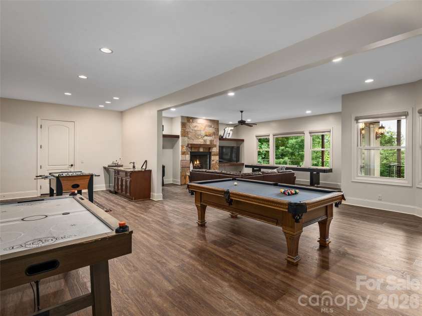 433 Coopers Hawk Drive, Asheville, NC 28803.  MLS# CAR4388428, YatesRealty ID 28266. 