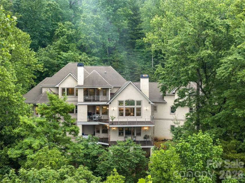 433 Coopers Hawk Drive, Asheville, NC 28803.  MLS# CAR4388428, YatesRealty ID 28266. 