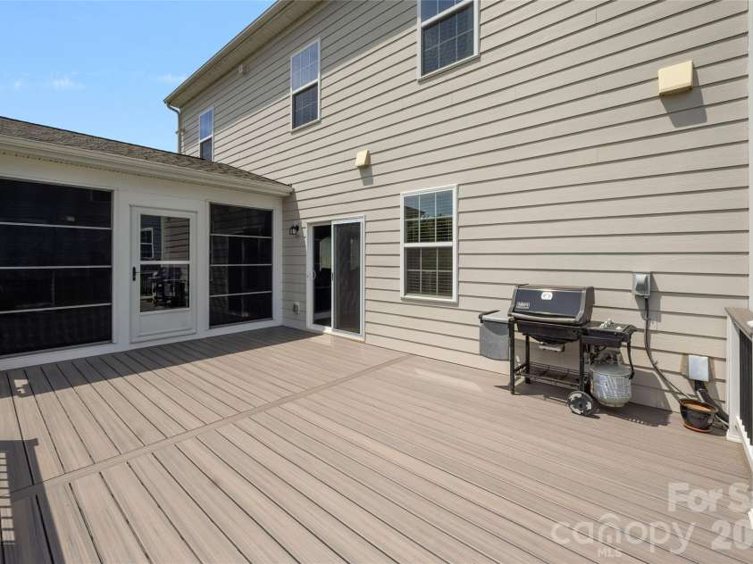 11119 Grenfell Avenue, Huntersville, NC 28078.  MLS# CAR4397802, YatesRealty ID 28267. 
