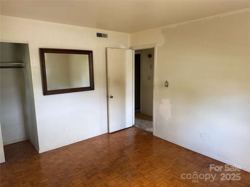 3601 Braden Drive, Charlotte, NC 28216.  MLS# CAR4285525, YatesRealty ID 28268. 