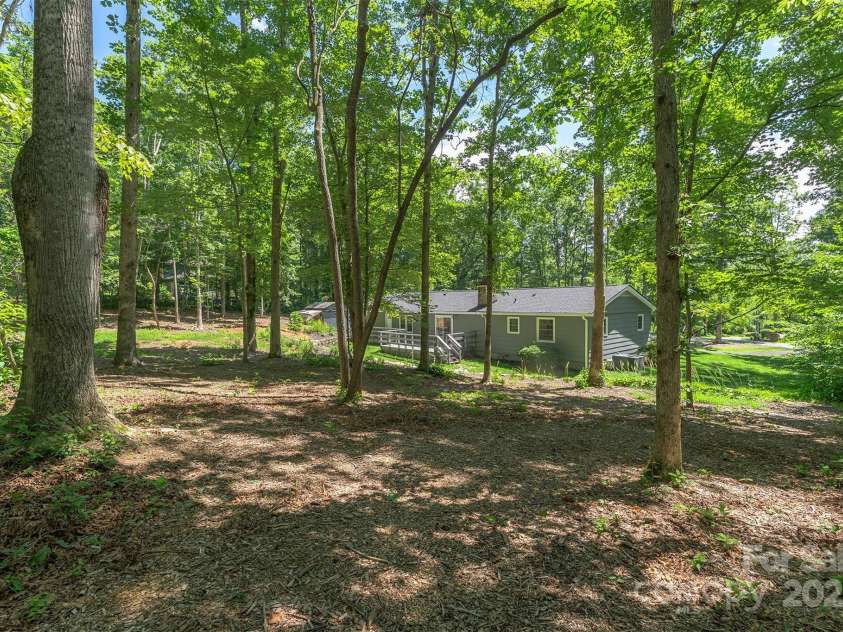22 Glen Cove Road, Arden, NC 28704.  MLS# CAR4272199, YatesRealty ID 28269. 