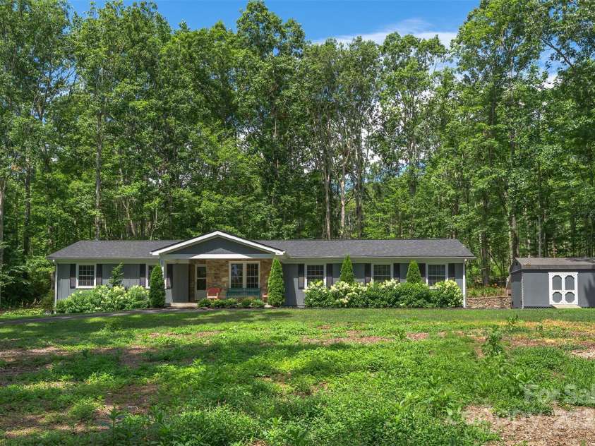 22 Glen Cove Road, Arden, NC 28704.  MLS# CAR4272199, YatesRealty ID 28269. 