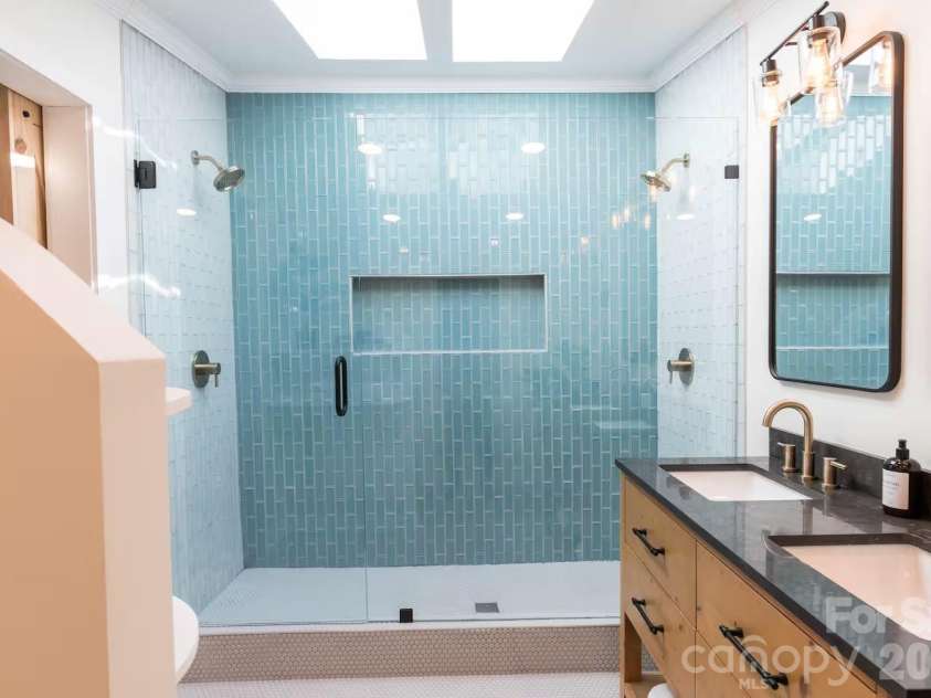 2 Shady Oak Lane, Arden, NC 28704.  MLS# CAR4340689, YatesRealty ID 2827. 