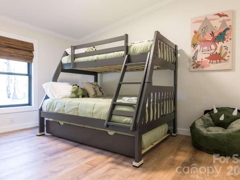 2 Shady Oak Lane, Arden, NC 28704.  MLS# CAR4340689, YatesRealty ID 2827. 