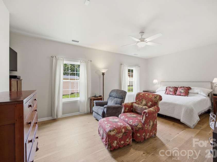 4835 Turnridge Court, Concord, NC 28027.  MLS# CAR4387673, YatesRealty ID 28270. Spacious 1st floor owners/multigenerational suite