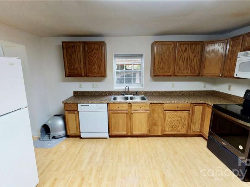 6342 Macon Street, Charlotte, NC 28208.  MLS# CAR4281895, YatesRealty ID 28271. 