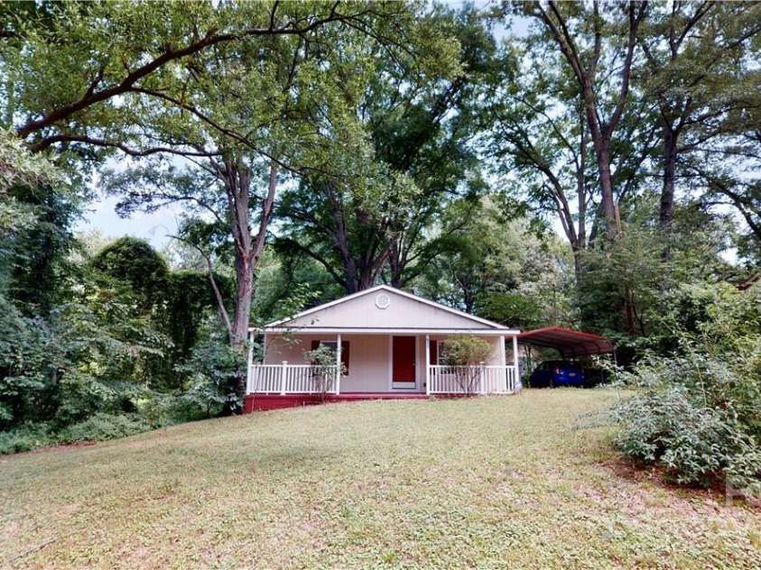 6342 Macon Street, Charlotte, NC 28208.  MLS# CAR4281895, YatesRealty ID 28271. 