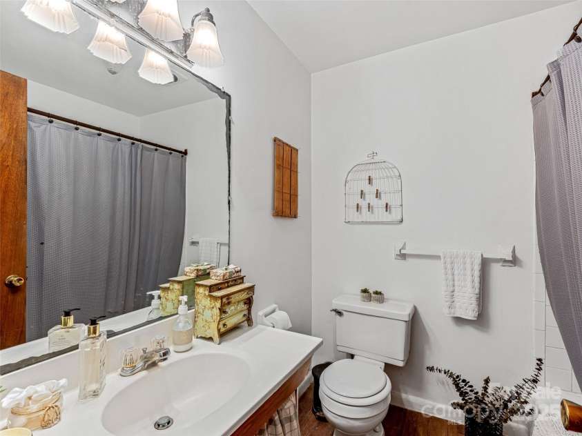 200 Valley Overlook Drive, Pisgah Forest, NC 28768.  MLS# CAR4265421, YatesRealty ID 28272. 