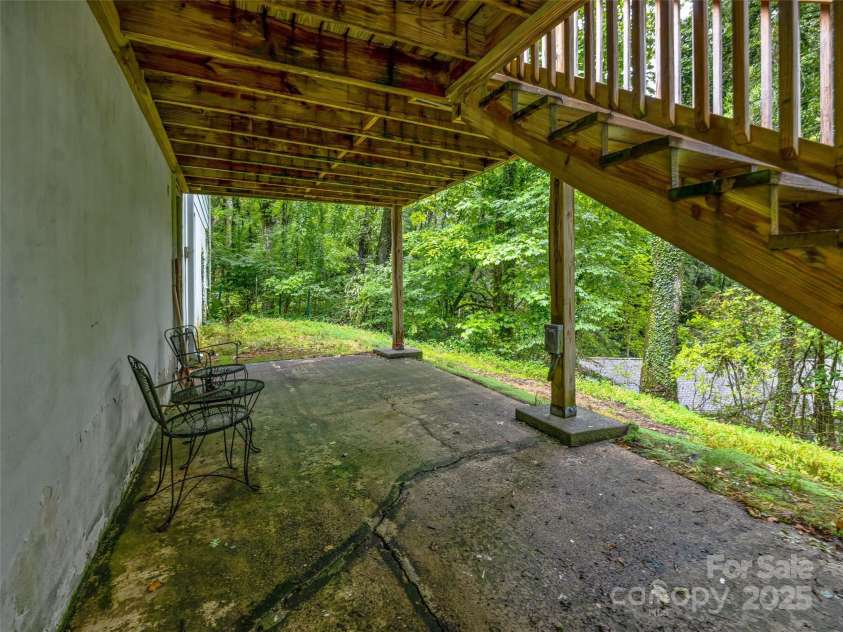 200 Valley Overlook Drive, Pisgah Forest, NC 28768.  MLS# CAR4265421, YatesRealty ID 28272. 