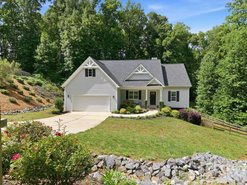 2960 Walter Drive, Concord, NC 28027.  MLS# CAR4373915, YatesRealty ID 28272. 