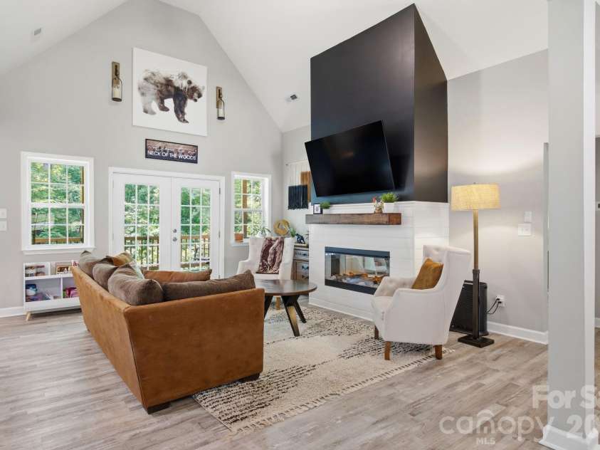 2960 Walter Drive, Concord, NC 28027.  MLS# CAR4373915, YatesRealty ID 28272. Great Room
