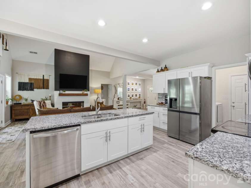 2960 Walter Drive, Concord, NC 28027.  MLS# CAR4373915, YatesRealty ID 28272. Kitchen