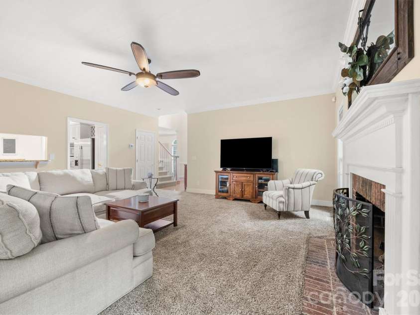 5501 Providence Glen Road, Charlotte, NC 28270.  MLS# CAR4382707, YatesRealty ID 28273. 