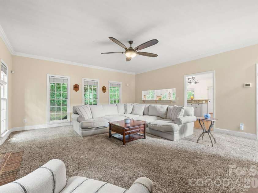 5501 Providence Glen Road, Charlotte, NC 28270.  MLS# CAR4382707, YatesRealty ID 28273. 