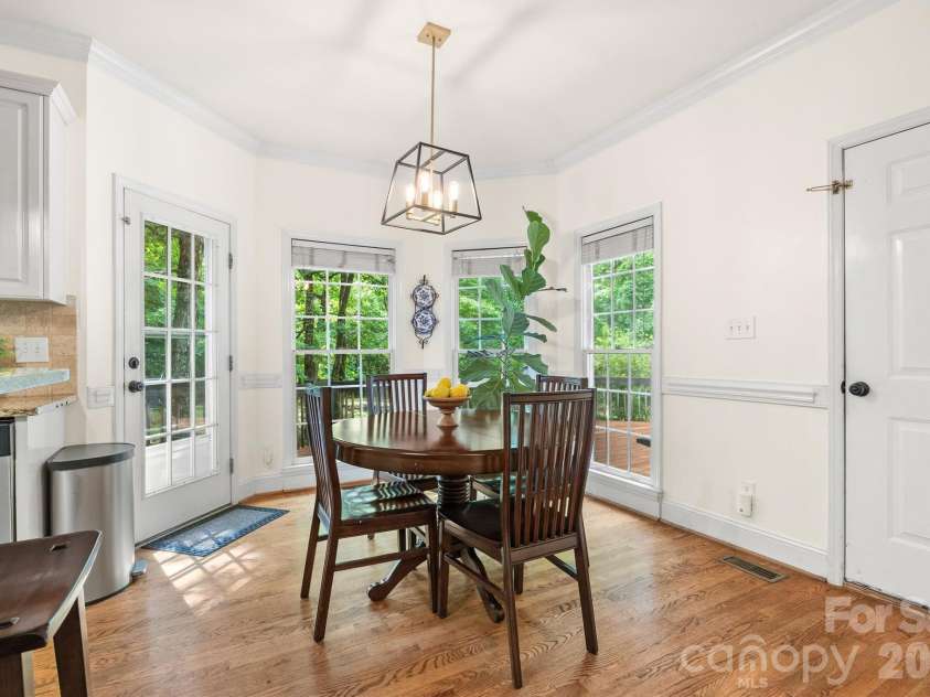 5501 Providence Glen Road, Charlotte, NC 28270.  MLS# CAR4382707, YatesRealty ID 28273. 