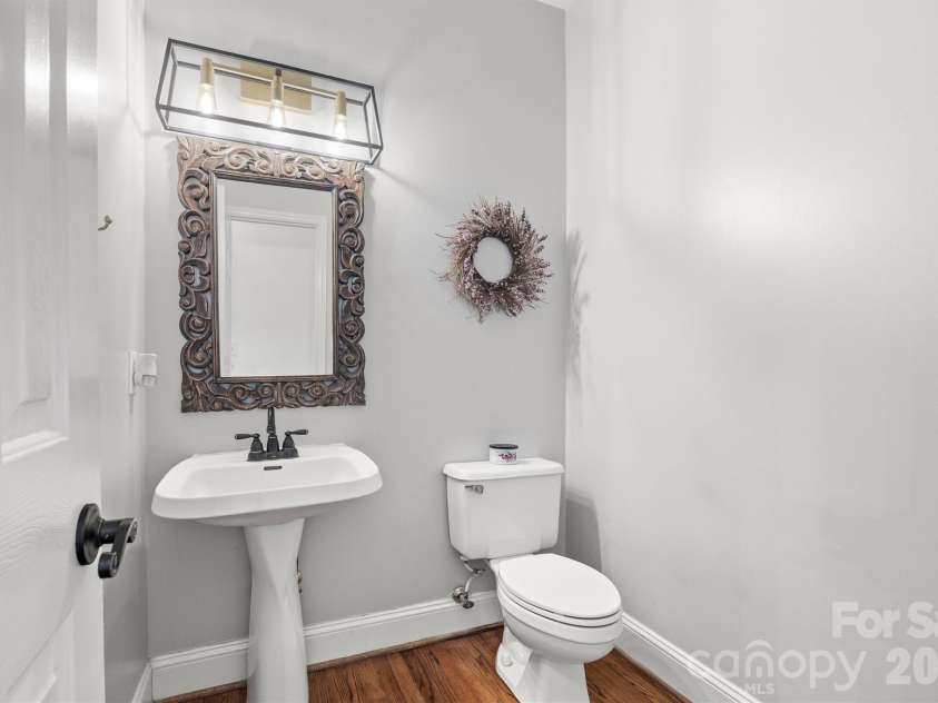 5501 Providence Glen Road, Charlotte, NC 28270.  MLS# CAR4382707, YatesRealty ID 28273. 