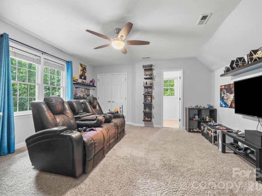 5501 Providence Glen Road, Charlotte, NC 28270.  MLS# CAR4382707, YatesRealty ID 28273. 