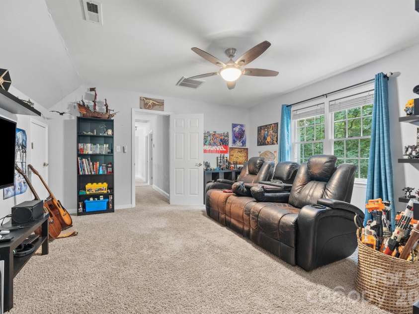 5501 Providence Glen Road, Charlotte, NC 28270.  MLS# CAR4382707, YatesRealty ID 28273. 