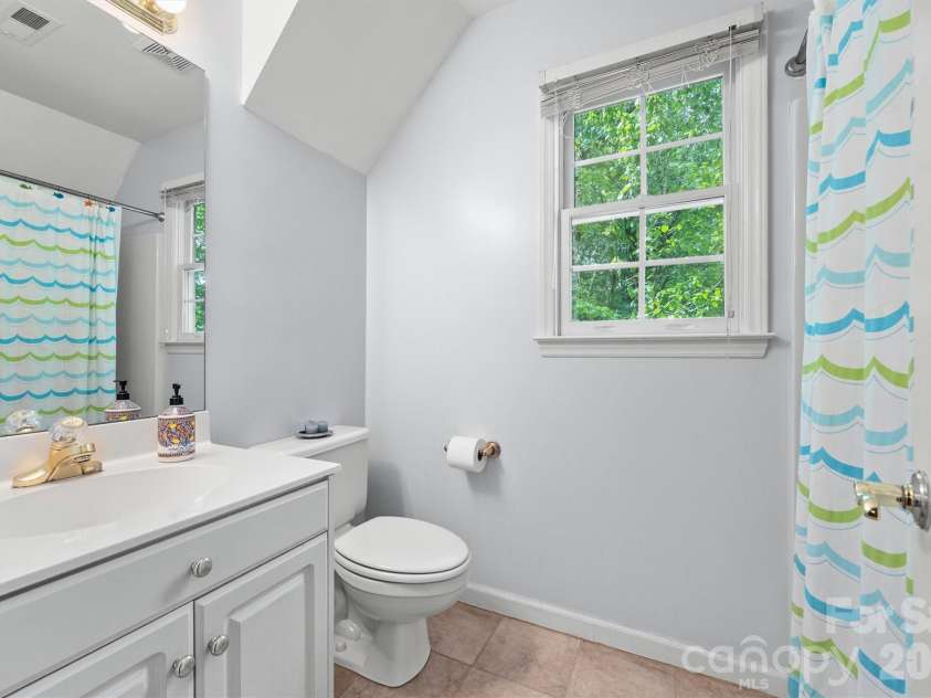 5501 Providence Glen Road, Charlotte, NC 28270.  MLS# CAR4382707, YatesRealty ID 28273. 