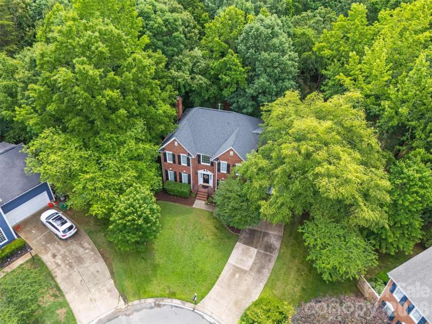 5501 Providence Glen Road, Charlotte, NC 28270.  MLS# CAR4382707, YatesRealty ID 28273. 