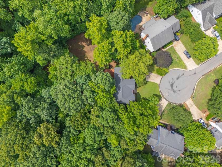5501 Providence Glen Road, Charlotte, NC 28270.  MLS# CAR4382707, YatesRealty ID 28273. 