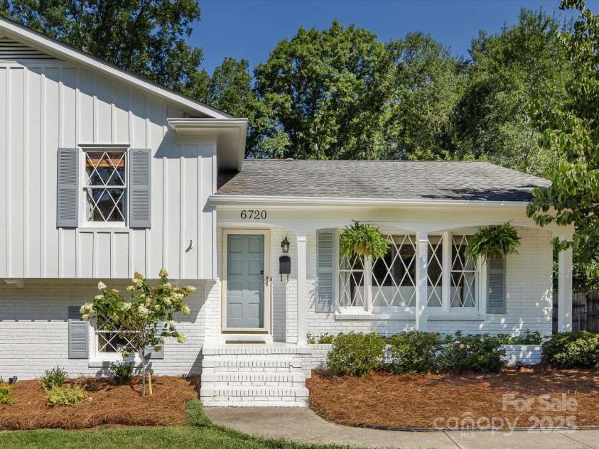 6720 Brookmeade Drive, Charlotte, NC 28226.  MLS# CAR4283734, YatesRealty ID 28273. 