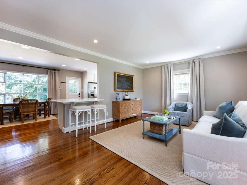 6720 Brookmeade Drive, Charlotte, NC 28226.  MLS# CAR4283734, YatesRealty ID 28273. 