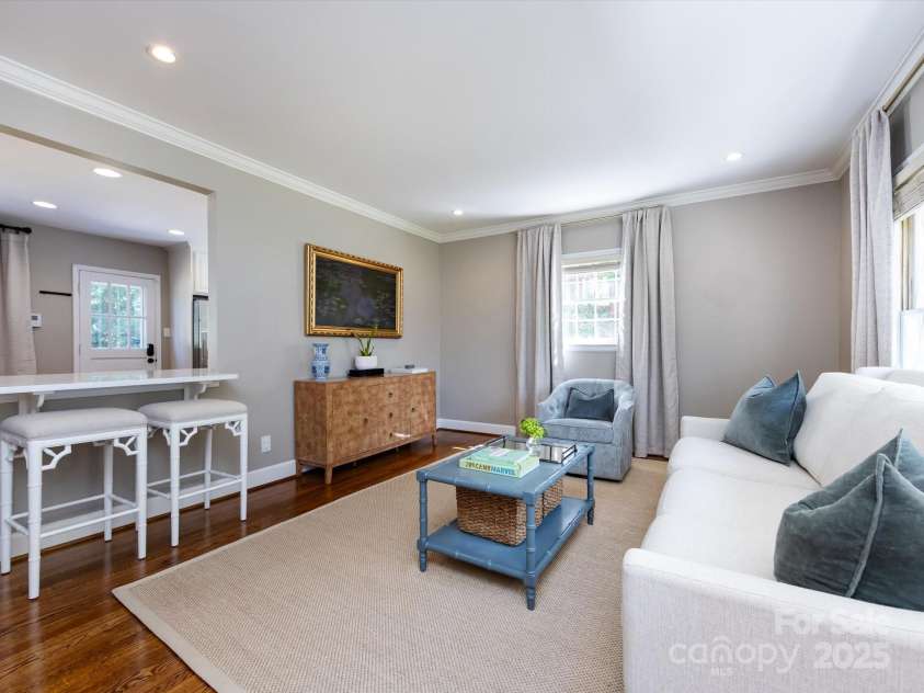 6720 Brookmeade Drive, Charlotte, NC 28226.  MLS# CAR4283734, YatesRealty ID 28273. 