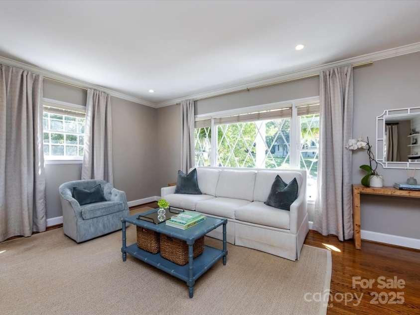 6720 Brookmeade Drive, Charlotte, NC 28226.  MLS# CAR4283734, YatesRealty ID 28273. 