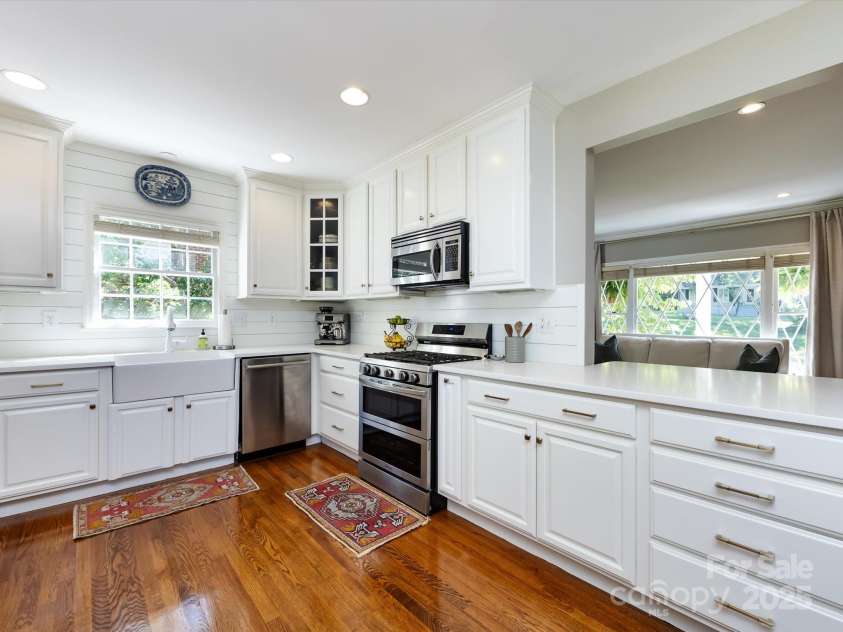 6720 Brookmeade Drive, Charlotte, NC 28226.  MLS# CAR4283734, YatesRealty ID 28273. 