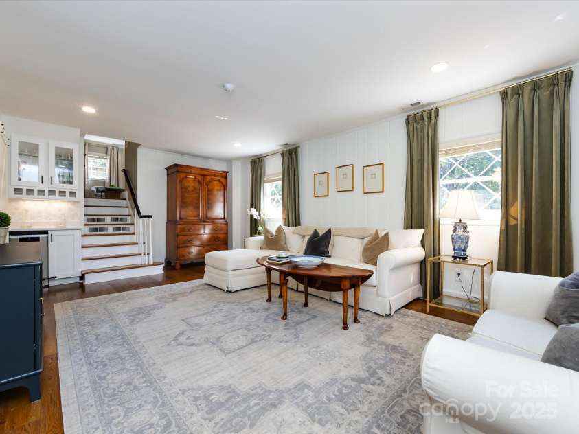 6720 Brookmeade Drive, Charlotte, NC 28226.  MLS# CAR4283734, YatesRealty ID 28273. 