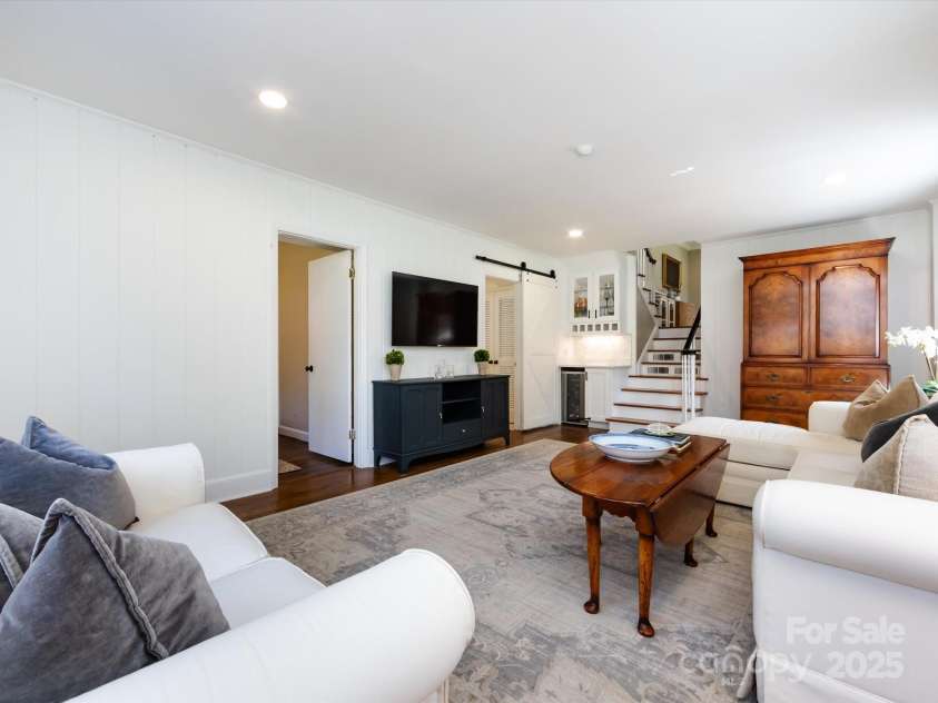 6720 Brookmeade Drive, Charlotte, NC 28226.  MLS# CAR4283734, YatesRealty ID 28273. 