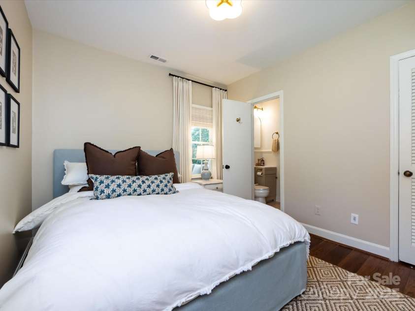 6720 Brookmeade Drive, Charlotte, NC 28226.  MLS# CAR4283734, YatesRealty ID 28273. 