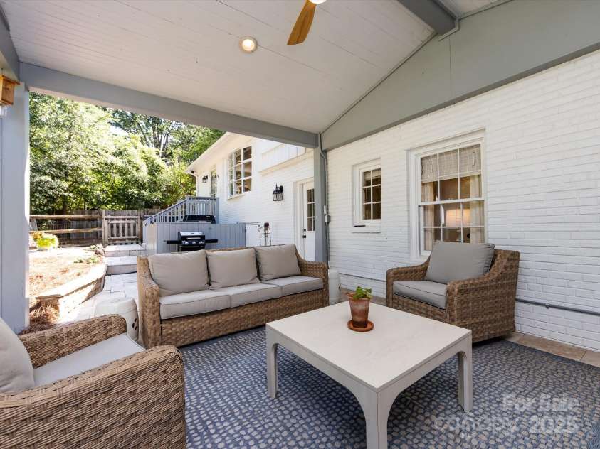 6720 Brookmeade Drive, Charlotte, NC 28226.  MLS# CAR4283734, YatesRealty ID 28273. 