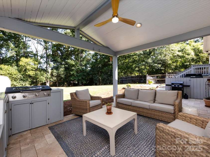 6720 Brookmeade Drive, Charlotte, NC 28226.  MLS# CAR4283734, YatesRealty ID 28273. 