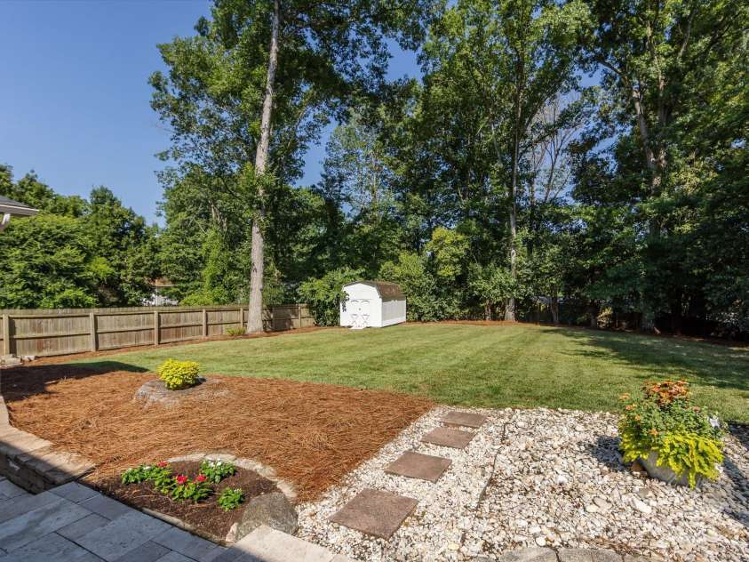 6720 Brookmeade Drive, Charlotte, NC 28226.  MLS# CAR4283734, YatesRealty ID 28273. 